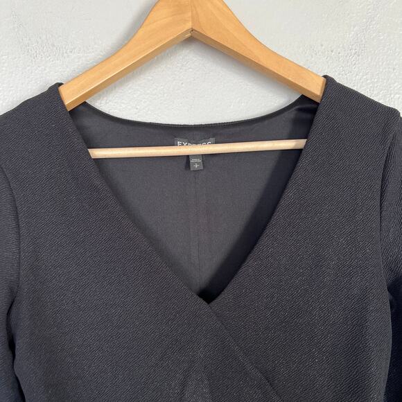 EXPRESS Women Sz S Small Black Countour Textured Cutout Long Sleeve Cropped Top - Picture 4 of 9